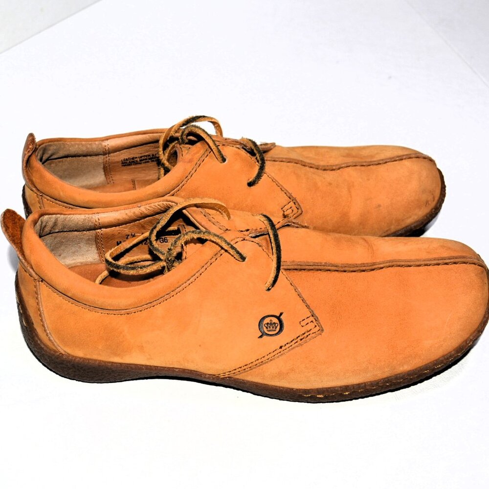 BORN SAHARA TAN NUBUCK LEATHER MOCCASIN FLATS 7.5 (38.5 EURO) SHOES